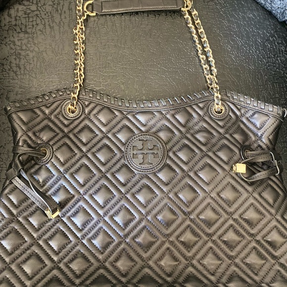 Tory Burch Marion Slouchy Tote - Picture 8 of 10